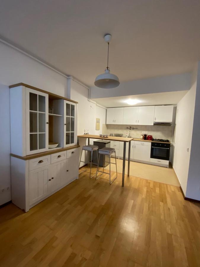 Ioana'S Apartament Lägenhet Sinaia Exteriör bild