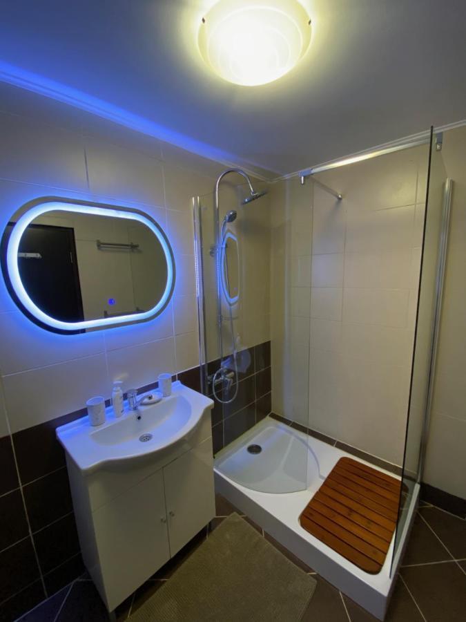 Ioana'S Apartament Lägenhet Sinaia Exteriör bild